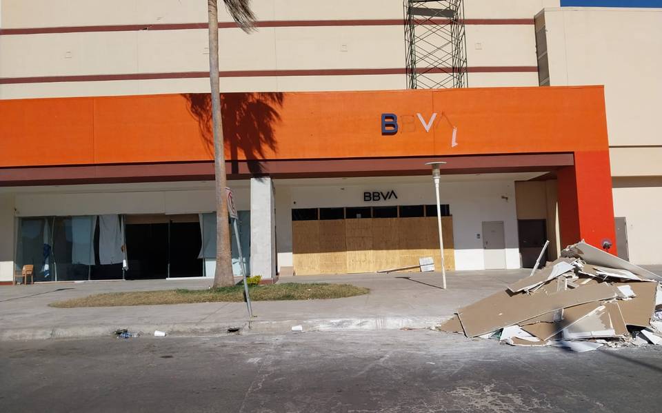Rapiña y daños causan cierre de sucursal bancaria en Plaza Patio - El Sol  de Acapulco