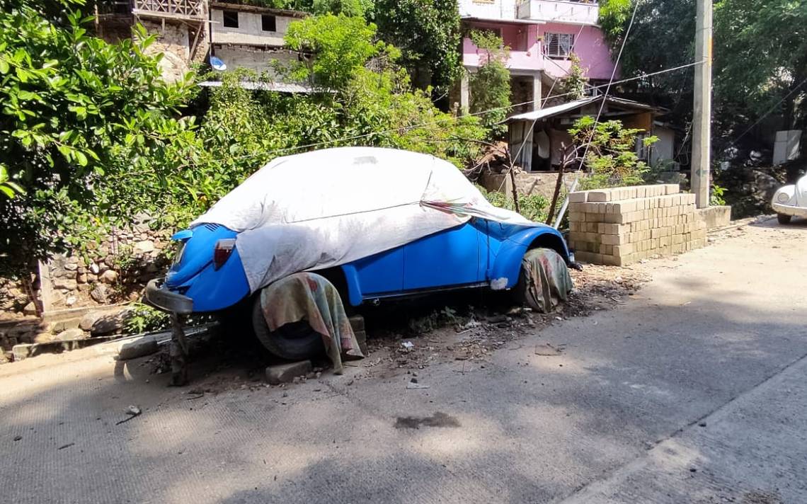 Carros chatarra invaden calles y avenidas de Acapulco - El Sol de