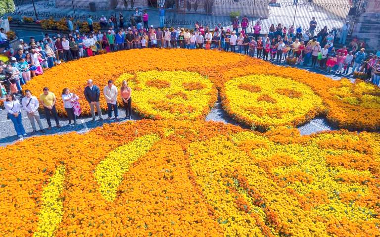 Desmontan tapete monumental de la Catrina en Taxco - El Sol de Acapulco |  Noticias Locales, Policiacas, sobre México, Guerrero y el Mundo